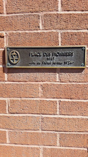 Place Des Pioneers