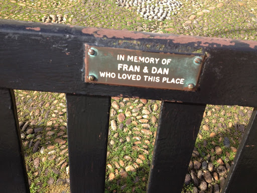 IN MEMORY OF FRAN & DAN WHO LOVED THIS PLACE This plaque is originally from OpenBenches and is imported with their permission The image and text is licensed CC BY-SA 4.0Uploaded by gasmanic