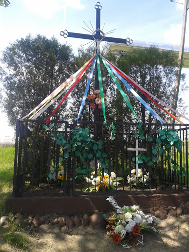 Cross on North Konin Entrance Road