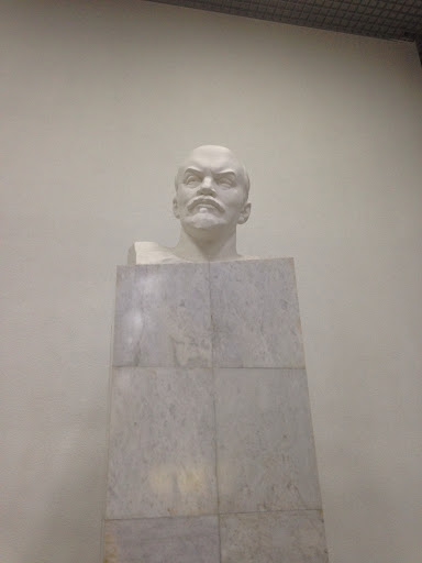 Ленин на вокзале