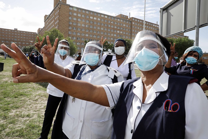 Health workers at Tygerberg Hospital in Cape Town. SA recorded 2,420 new Covid-19 infections in the past 24 hours, health minister Dr Zweli Mkhize said on Thursday night.