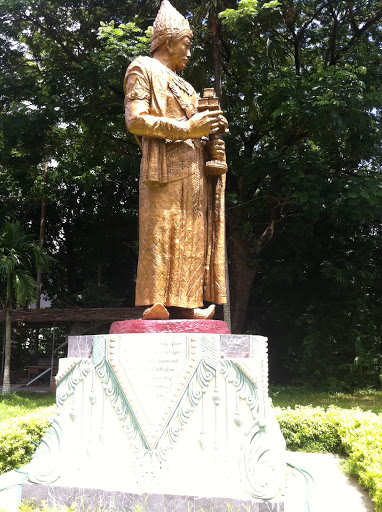 Anawyahtar Statue
