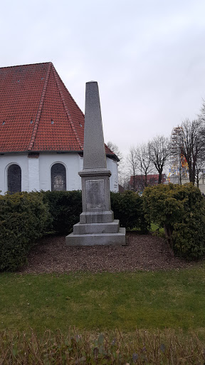 Barenstein im Kirchenfriedhof