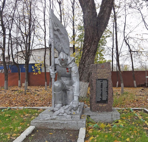 Памятник Солдатам