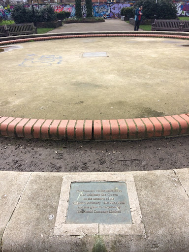 This Fountain was inaugurated by Her Majesty the Queen on the occasion of the Charter Centenary : 21st June 1983 and was given to Croydon by The Nestle Company Limited Submitted by @invertiert