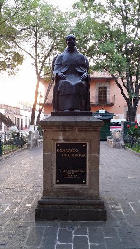 Estatua De Vasco De Quiroga
