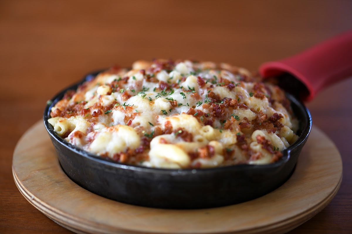 Who doesn't love bacon? Try the Bacon Cheddar Mac!