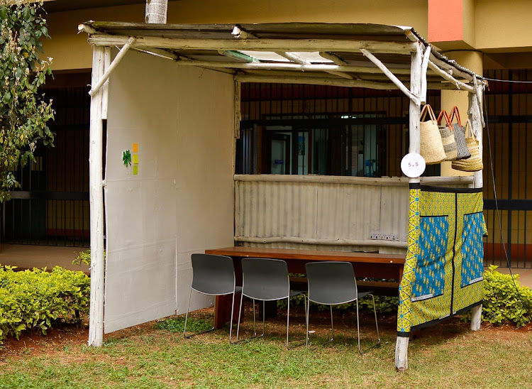 One of the 10 breakaway structure at NMK. It draws inspiration from the Kenyan Kibanda, maintaining a cohesive theme of learning about Kenyan Kultural experiences starting with a K namely; Kibanda, Kiondo, Kanga, Kijani, and Kismart. Information of each K is shared in the installation in the form of posters under the headings, "5 Important K's in Kenyan Kulture".