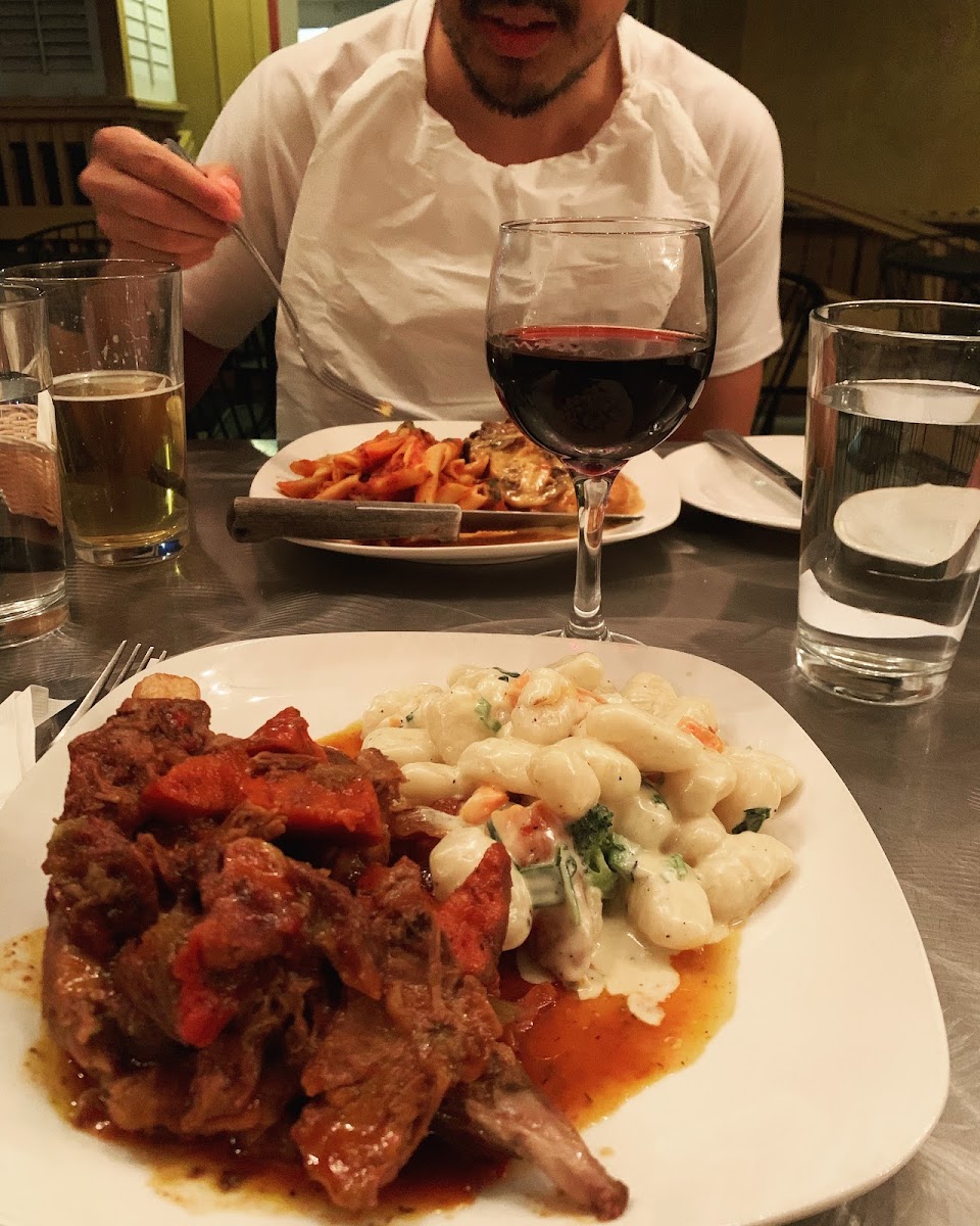 The lamb shank with gluten free gnocchi is of the gods. This place is my go to for flavorful, comforting food. I feel very safe eating here as a Celiac.