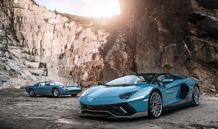 The final V12 model before the automotive giant goes full hybrid is an Aventador LP 780-4 Ultimae, and it’s designed to mirror the one-off Lamborghini Miura Roadster.