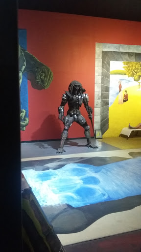 predator statue