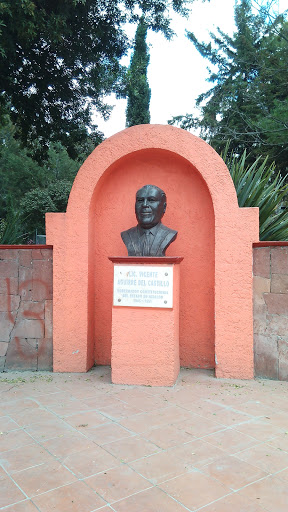 Busto Aguirre Del Castillo