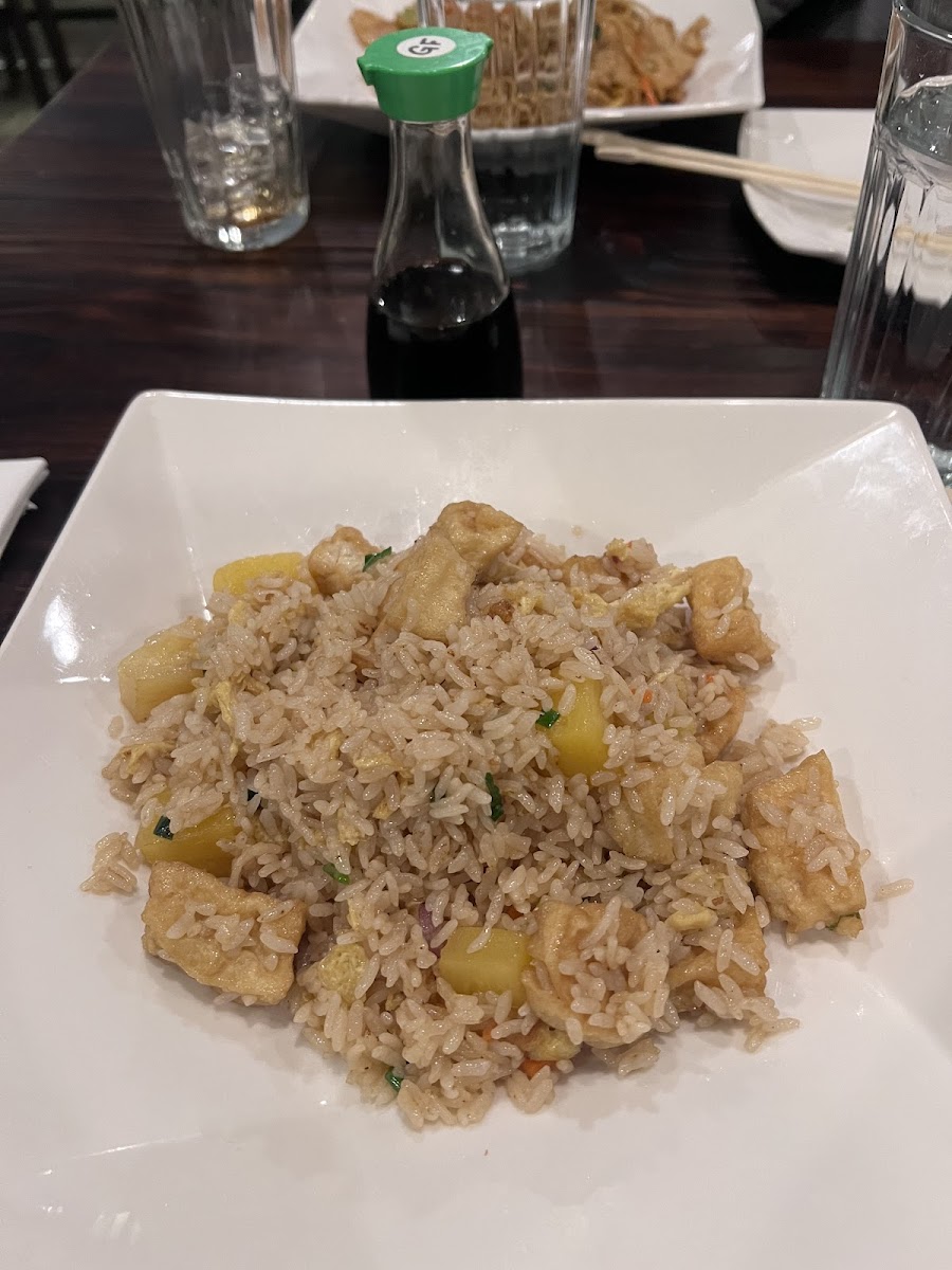 GF pineapple fried rice with tofu