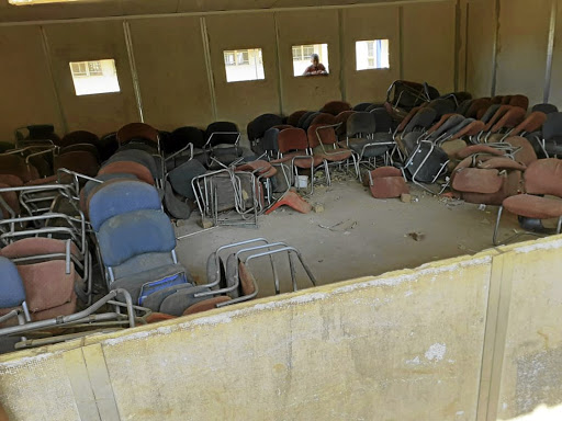 A class at Kutumela Molefe Primary School lies in shambles after being vandalised by robbers.