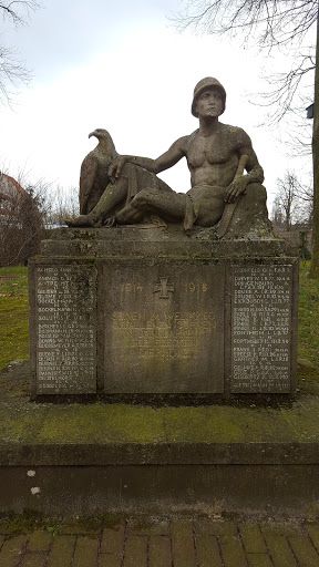Weltkriegdenkmal am Heldenhain