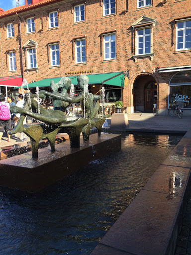 Rådhustorget - Fountain with the Poem