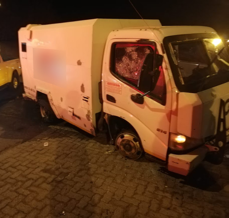 A security guard was injured during an attempted cash-in-transit heist in Krugerdorp, west of Johannesburg, on Monday evening.