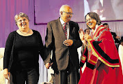 Anti-apartheid stalwart Ahmed Kathrada received the Freedom of the City of Cape Town from mayor Patricia de Lille in a ceremony at the City Hall yesterday.
