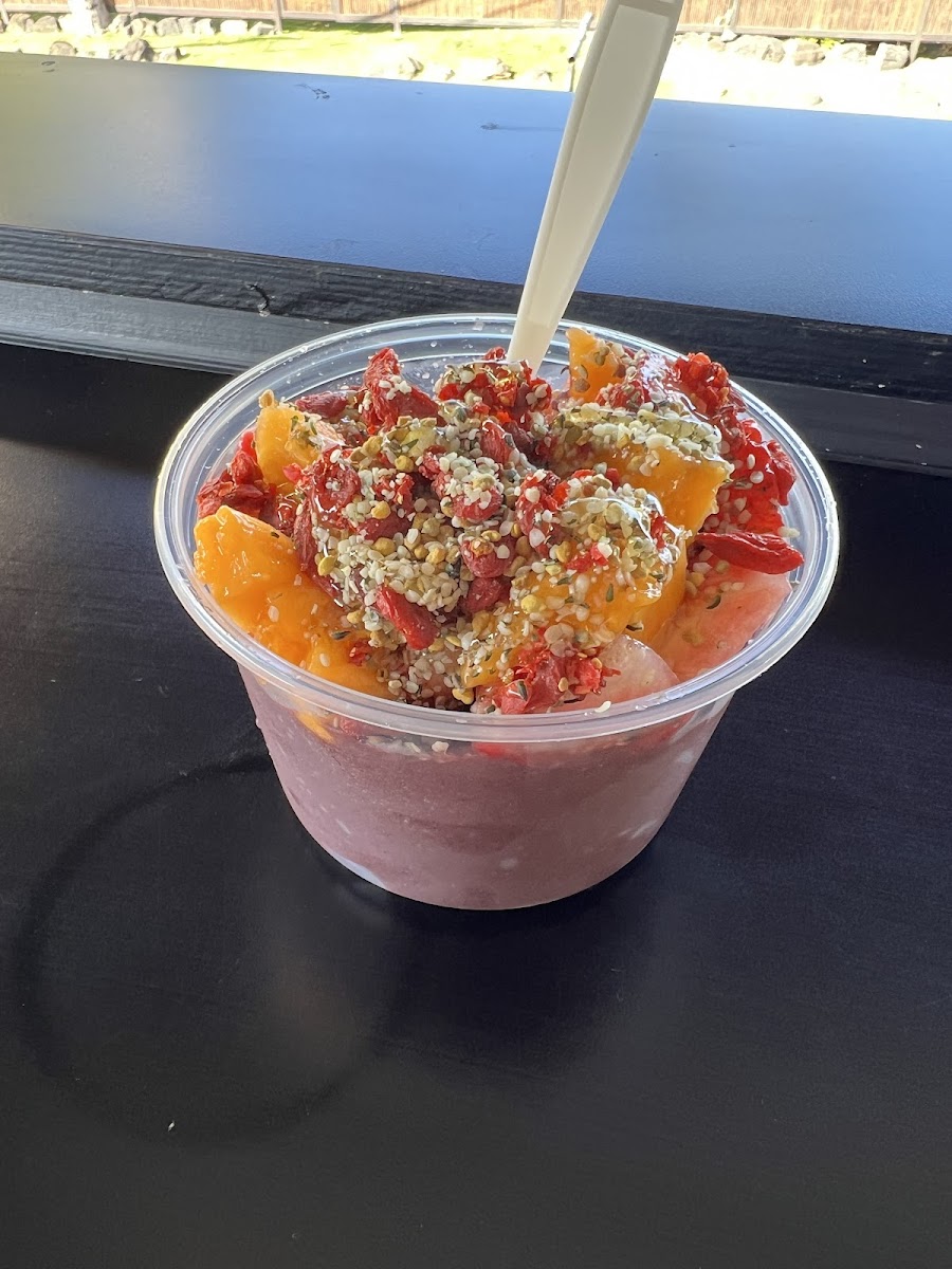 Kilauea bowl with hemp hearts