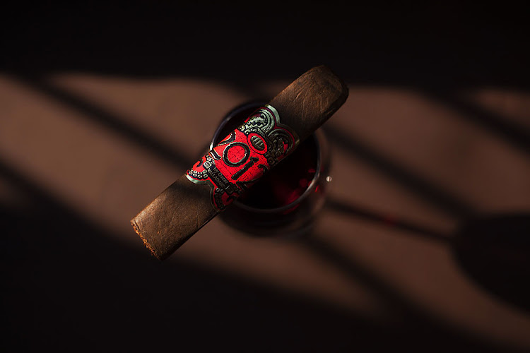 2012 Maduro Short Robusto by Oscar Valladares & Company.