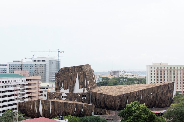 Malam Dodoo National Theatre, site specific installation by Ibrahim Mahama, 1992-2016.