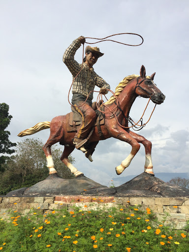 Cowboy sa Impasug-ong Statue