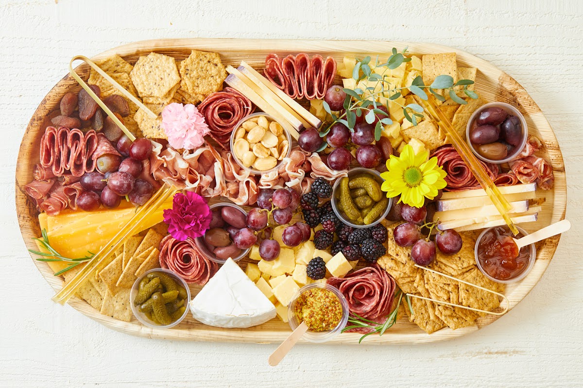 Large Classic Charcuterie Board