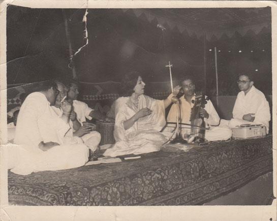 Farida Khanum Sings Faiz