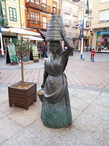 Lady Sculpture