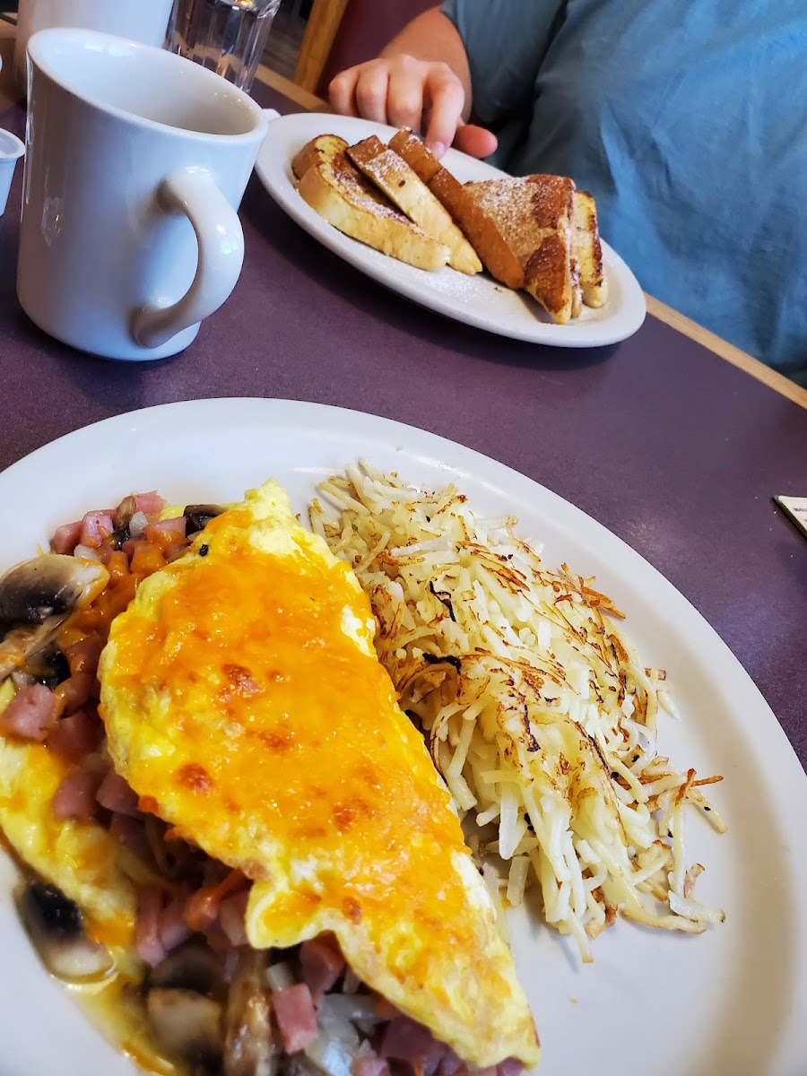 Omelet and not gf french toast