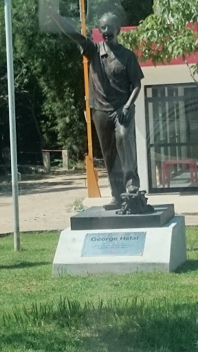Estátua George Helal