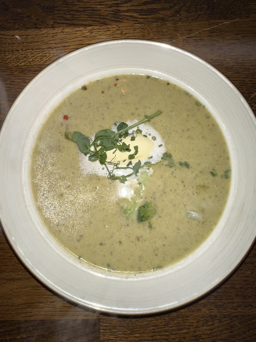 Broccoli cream soup (soup of the day)