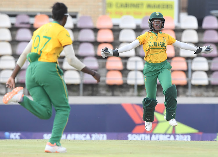 Karabo Meso of South Africa celebrates the dismissal of Emma Wilsingham of Scotland with her teammates during the ICC U19 Women's T20 World Cup at Willowmoore Park. Picture: SYDNEY SESHIBEDI/GALLO IMAGES