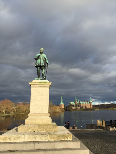 Frederik VII Statue's Untiring