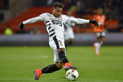 Rennes' South African forward Kermit Erasmus controls the ball during the French L1 football match between Lorient and Rennes at the Moustoir Stadium in Lorient, western France, on November 29, 2016. LOIC VENANCE / AFP