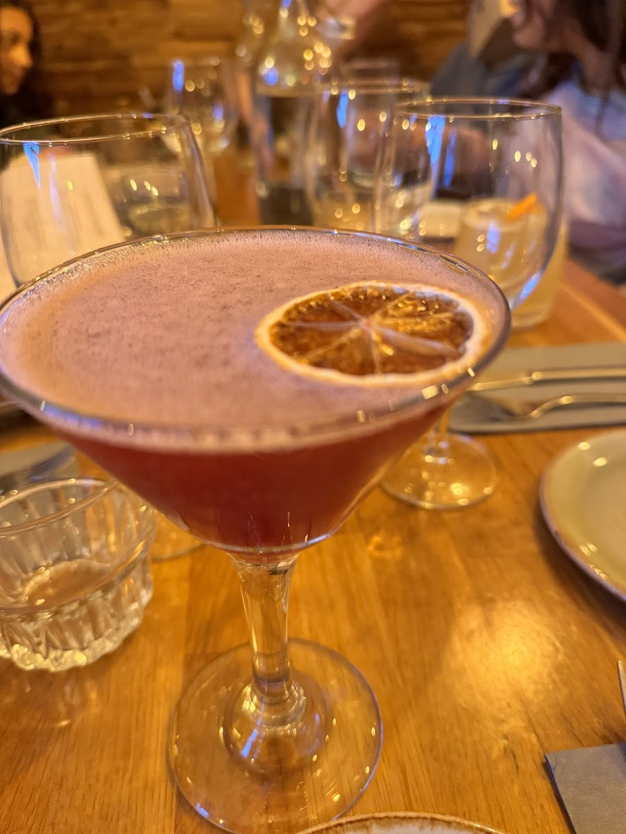 Brennevin and crowberry cocktail