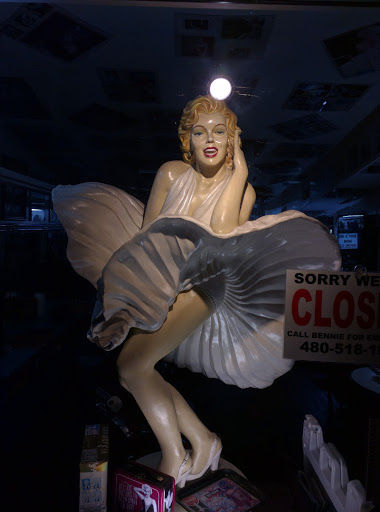 Marilyn Statue