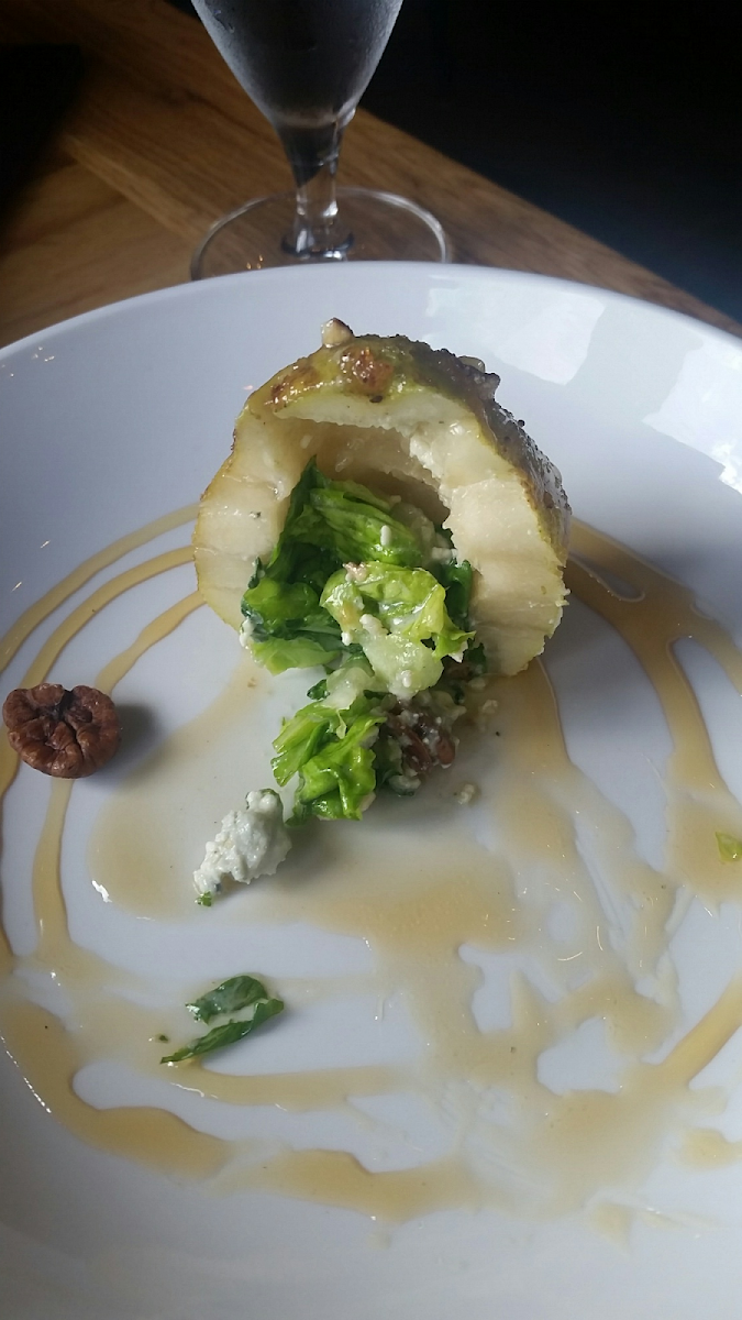 Stuffed pear salad