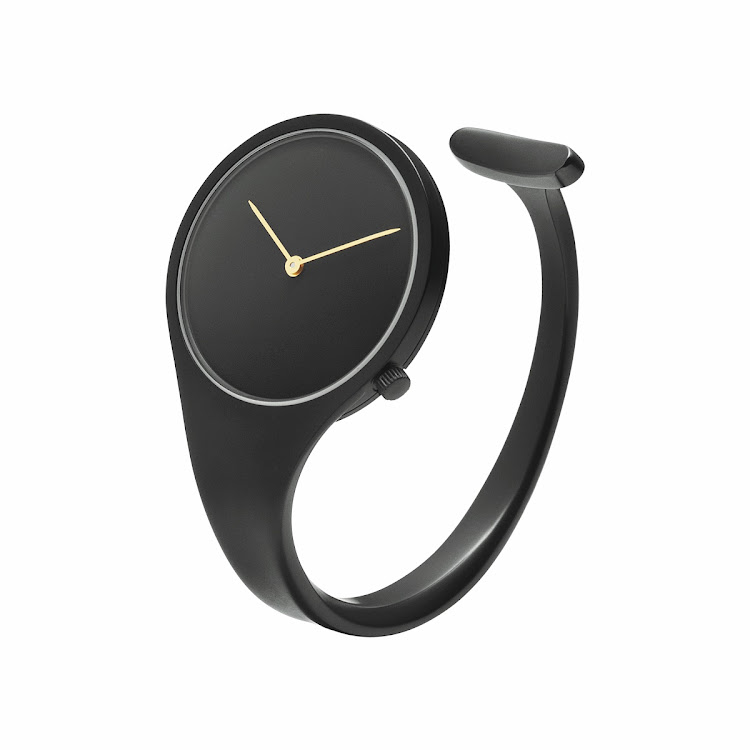 Fitbit Luxe.