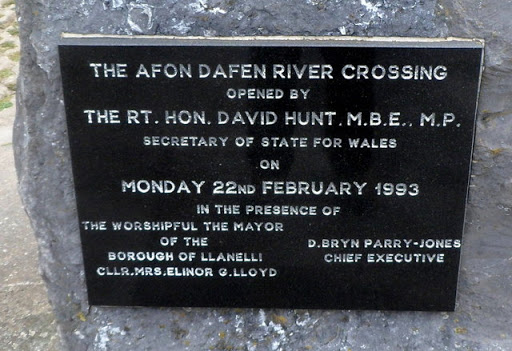 The plaque Link is on the NE side of the B4304 (Coastal Link Road). © Copyright Jaggery and licensed for reuse under this Creative Commons Licence . Submitted via Geograph