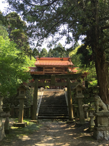 神上神社の楼門