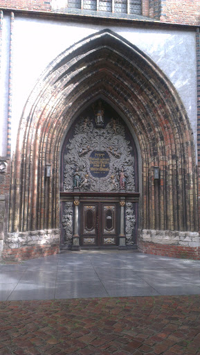 Westportal der Nikolaikirche a