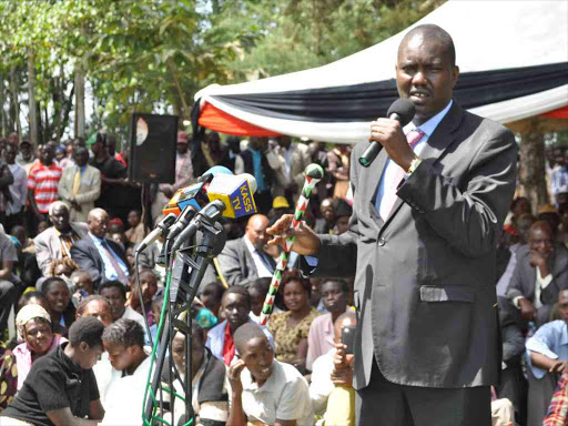 Mandago speaking at Kapseret in Eldoret on Friday