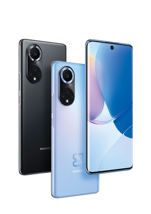 Dual-view video recording lets you film using the Huawei Nova 9's front and rear cameras simultaneously.