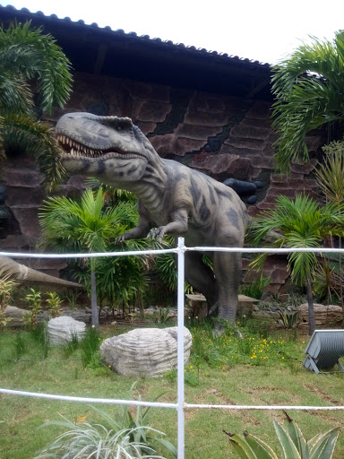 T-rex Statue