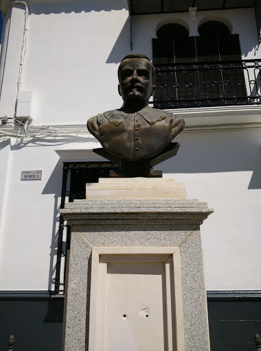 Busto Dr. Grijan Demore