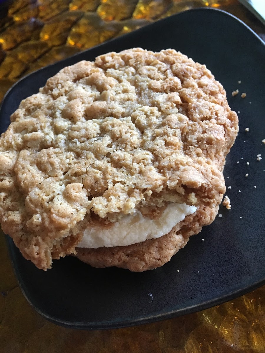 Oatmeal cream cookie.
