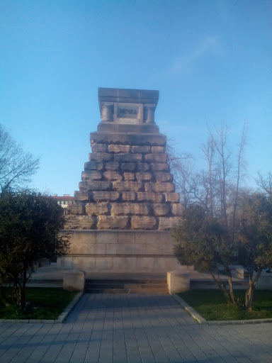 Foreign Doctors Monuments