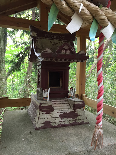 小さい神社