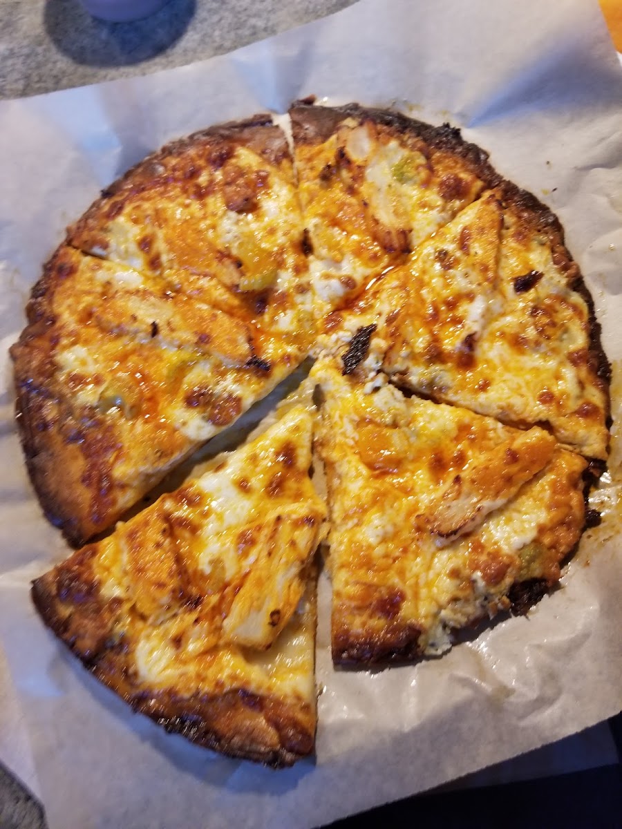 Buffalo wing pizza